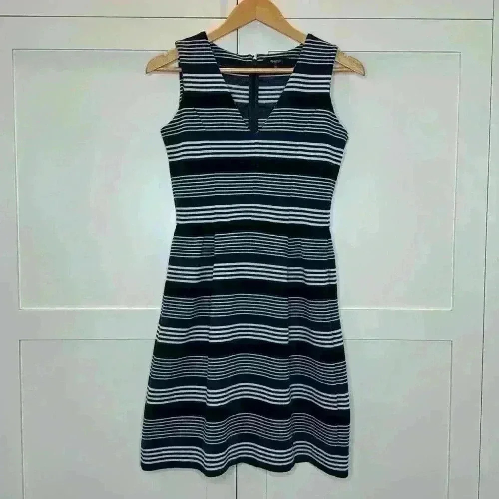 Madewell Gallerist Ponte V-Neck Dress Size XS